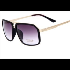Accessorize with these Noel unisex sunglasses