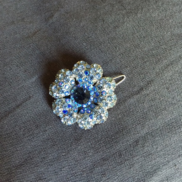 Blue crystal hair clip