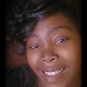 Meet your Posher, Desiree