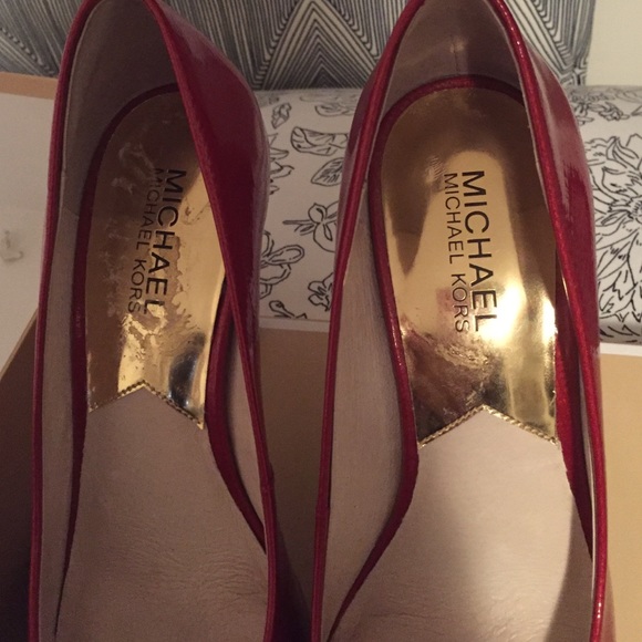 Amazing Michael Michael Kors Pumps!!! - Picture 4 of 4