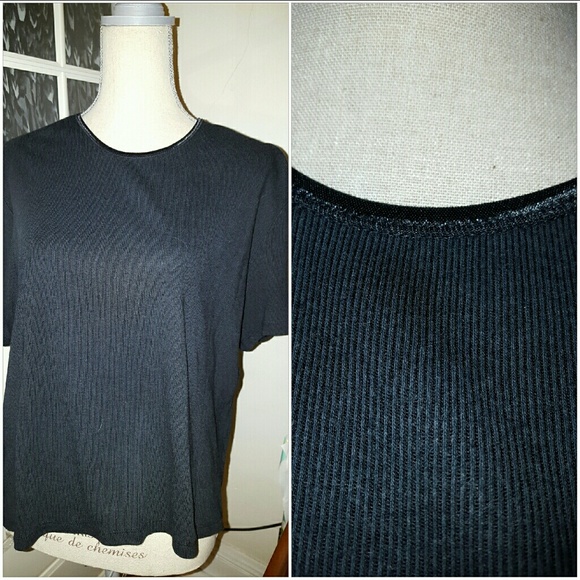 Ribbed Short Sleeved Shell.