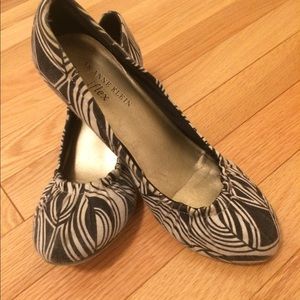 Black pattern wedges!