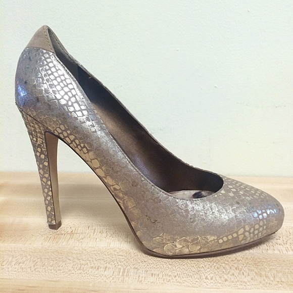 Sam Edelman Shoes - Sam Edelman Heels - Golden Snakeskin size 8.5