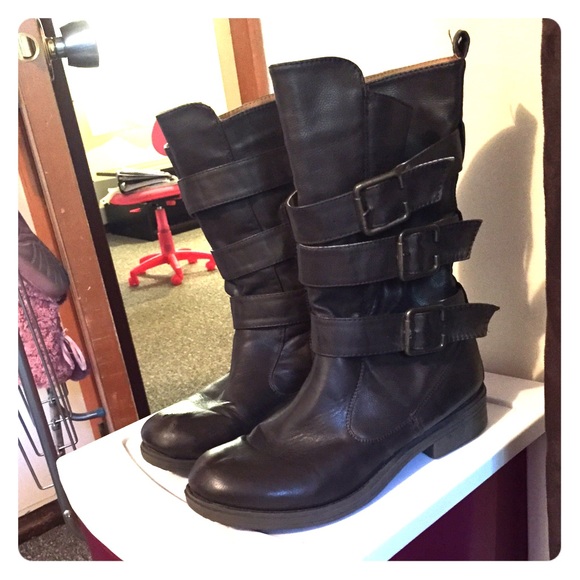 Brown (faux) leather boots