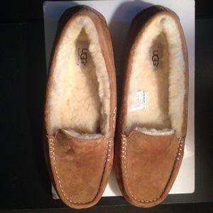 Ugg slippers (women)