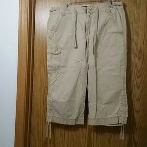 Cargo Capris