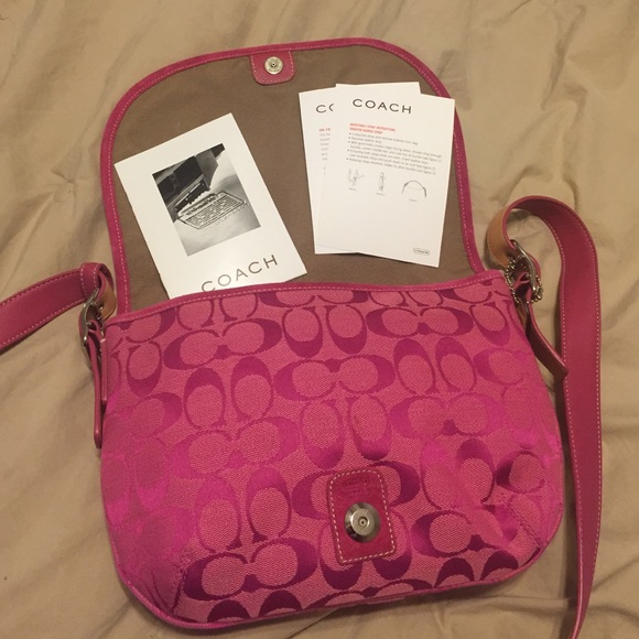 Pink Shoulder Coach Bag - Picture 3 of 3