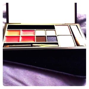 Estee Lauder makeup pallet