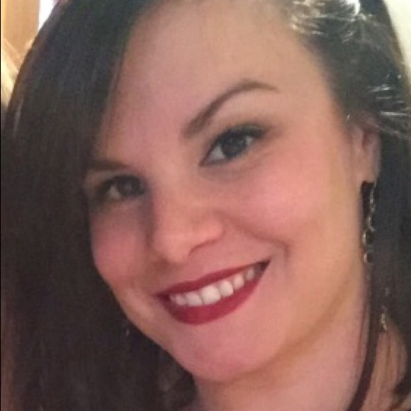 Meet your Posher, Tia