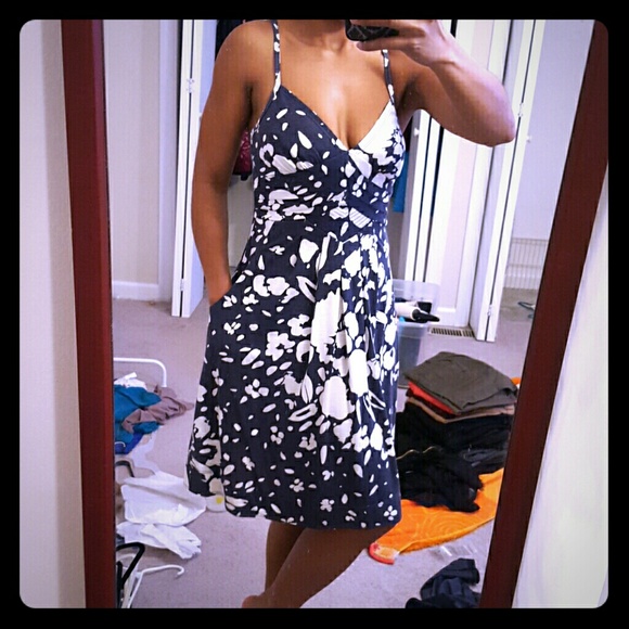 American Eagle Outfitters Dresses & Skirts - Navy and white A-line summery dress with pockets!
