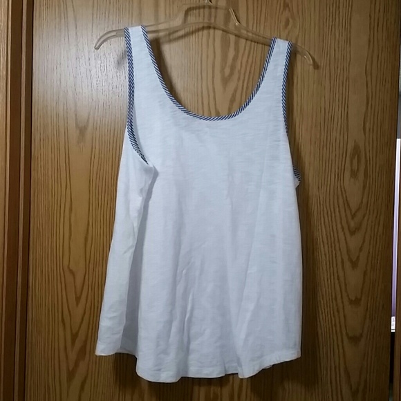 GAP Sheer Tank - Picture 2 of 3