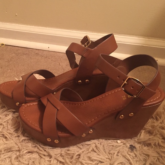 Heels - Picture 2 of 2