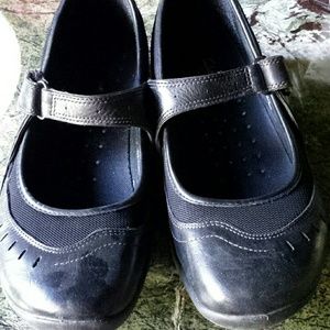 Clark wave black walking shoes