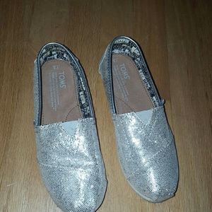 Toms silver glitters size y3