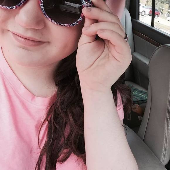 Meet your Posher, Katelyn - Picture 1 of 1