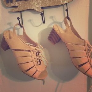 Nice tan low heel sandals