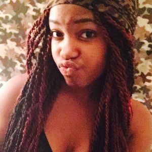 Meet your Posher, Chakira