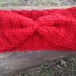 Hand crocheted chunky headband.