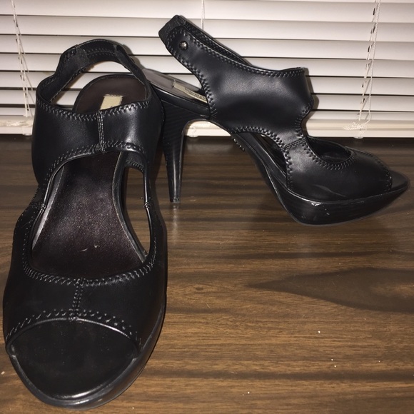Vera Wang stilettos