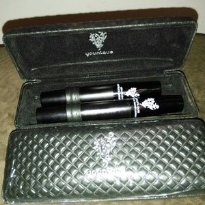 Authentic YOUNIQUE 3D FIBER MASCARA