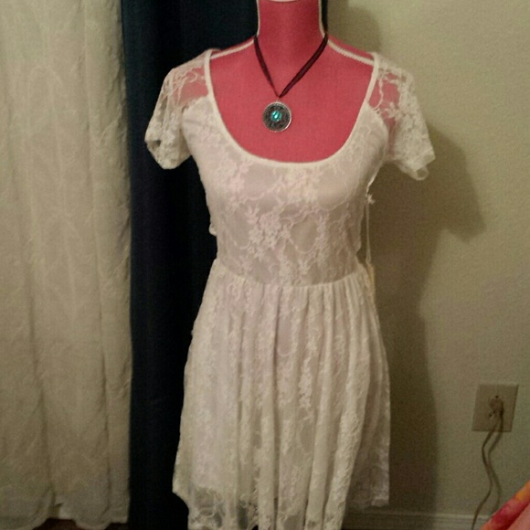 'Vintage Havana'White Lace Midriff Feminine Dress - Picture 1 of 4