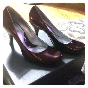 Kenneth Cole cranberry heels