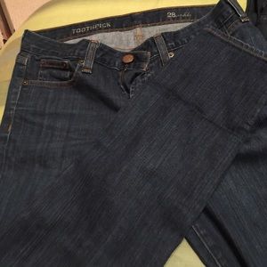 Toothpick ankle jeans