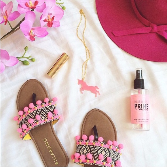 flip flops with pom poms