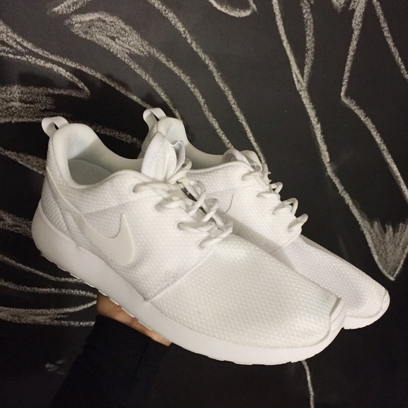 Nike Shoes - Women's Nike Roshes One in White