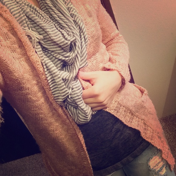 Debut Sweaters - Last chance sale $7🔹🔹 Lightweight knit cardigan