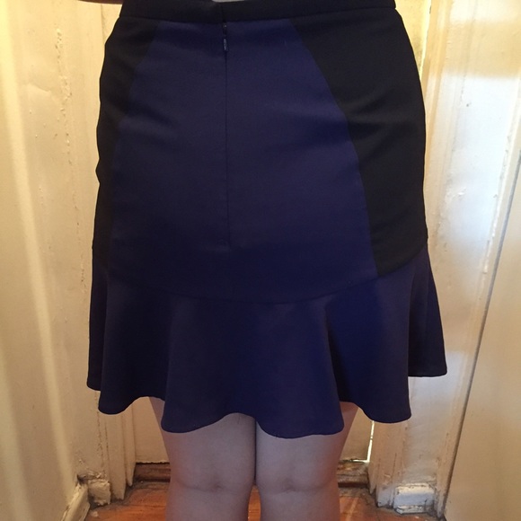 H&M black and blue color blocking skirt - Picture 2 of 4