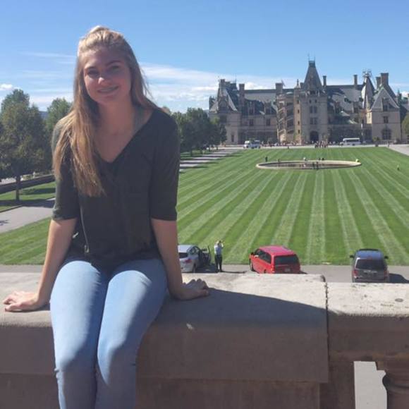 Meet your Posher, Caleigh