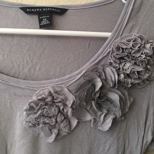 Banana Republic grey jersey & silk tee w/ floral