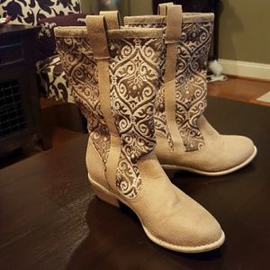 Cute burnout faux suede boots