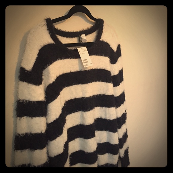 Black & white fuzzy sweater