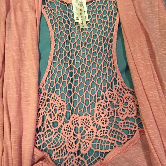 🔴Pink vest - Picture 2 of 3