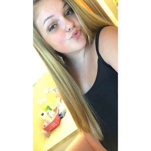 Meet your Posher, Courtney