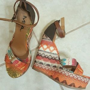 MIA Wedges