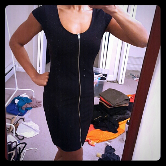 Black fitted zippered party dress - Picture 1 of 3