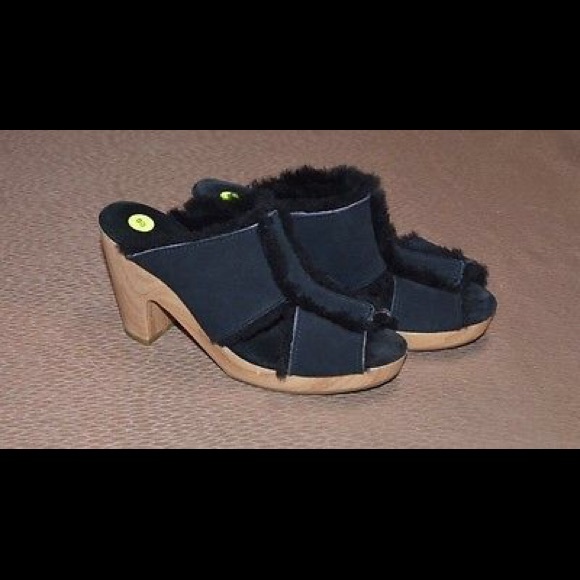 AUSSIE DOGS RUBY BLACK SHEEPSKIN SUEDE CLOGS - Picture 1 of 4