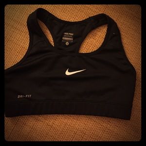 Nike pro sports bra