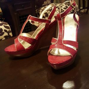 WHBM red Faux croc wedges