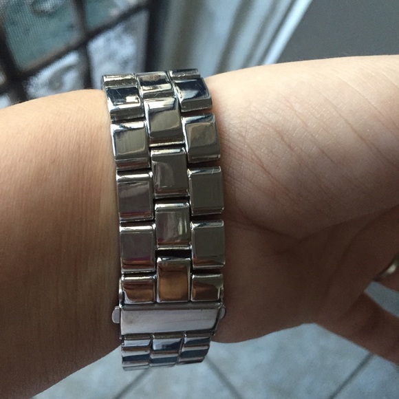 Bebe watch - Picture 2 of 3