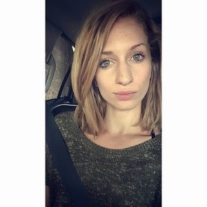 Meet your Posher, Holly