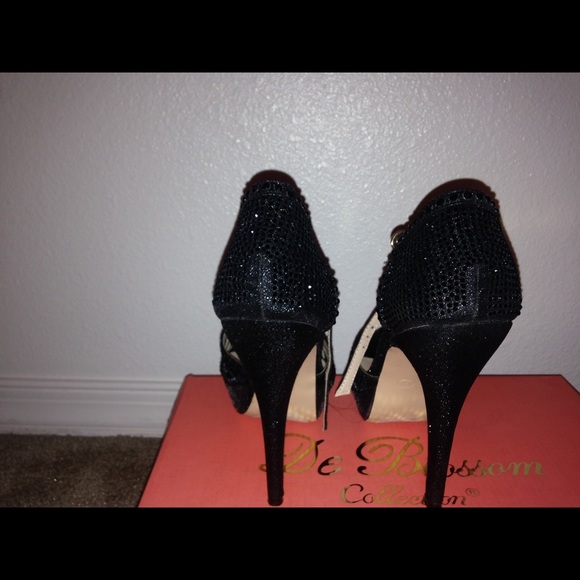 High heels - Picture 3 of 3