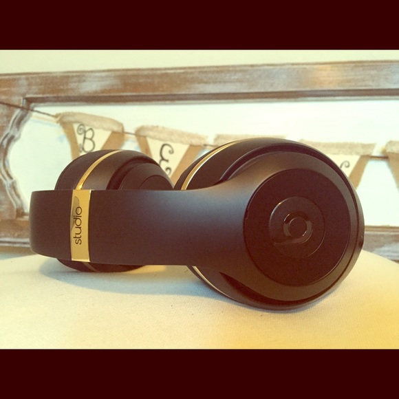 Black and gold Beats Studio.