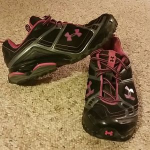 Under Armour tennis shoes