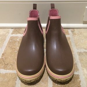 Cougar ankle high rain boots brown women's 9