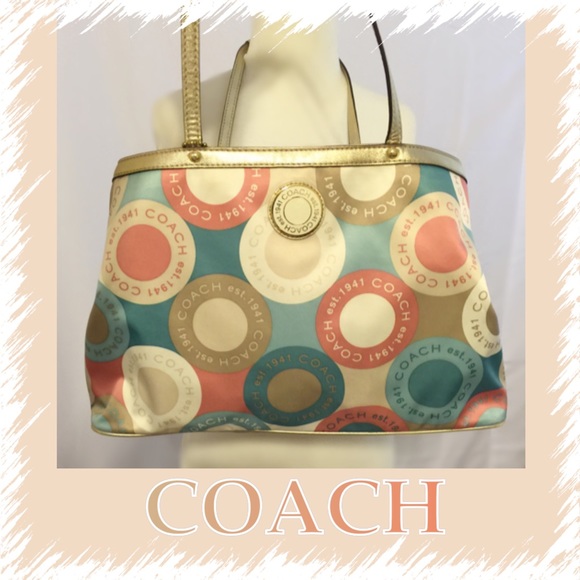 Coach Handbags - 💋purse! 👸🏼HP✨ 10/16👸🏼👸🏼