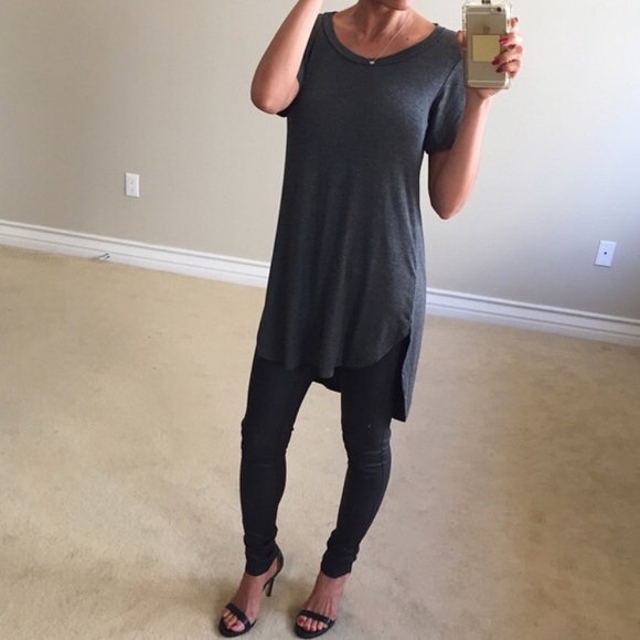 • SOLD • Charcoal Grey Scoop Neck Tee L - Picture 3 of 4